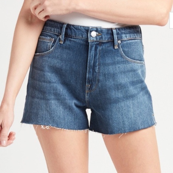 Good American Cut Off Denim Shorts - Picture 1 of 11